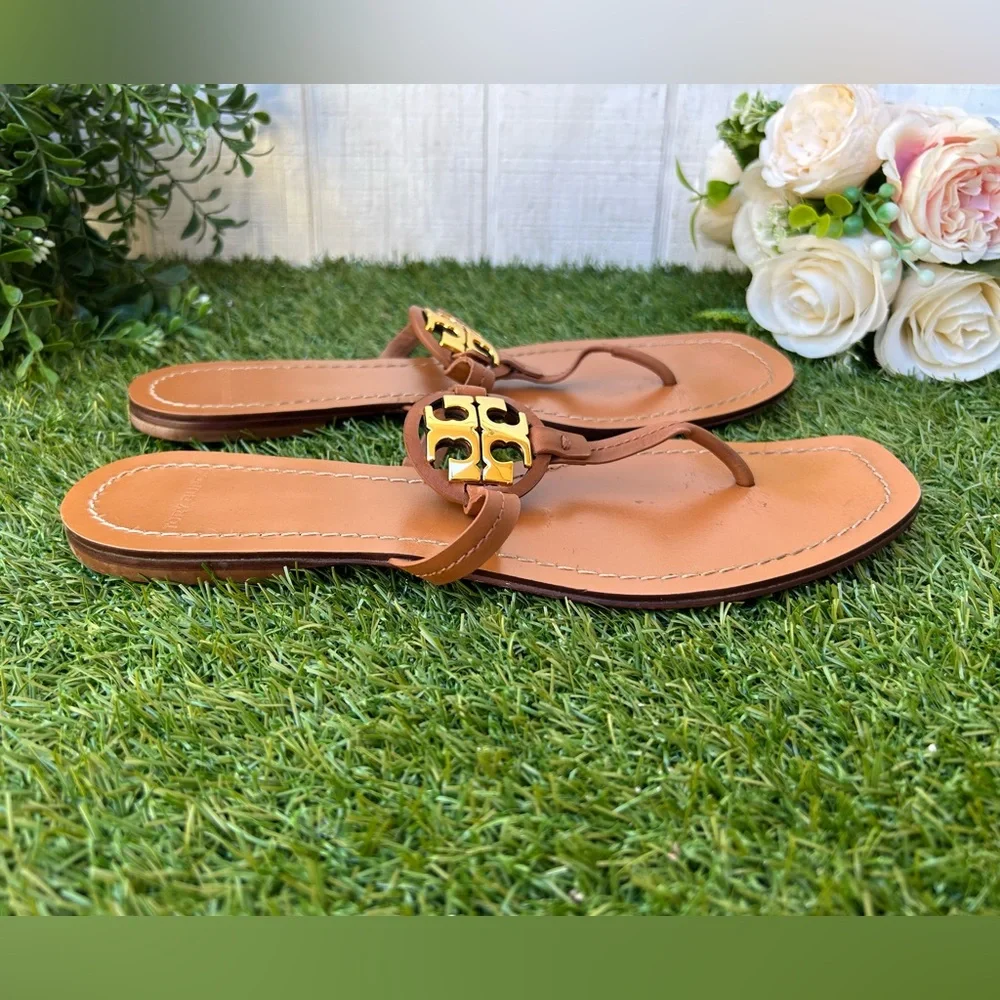 Tory Burch Tan Leather Thong Sandals with Gold Logo Medallion women size 8.5